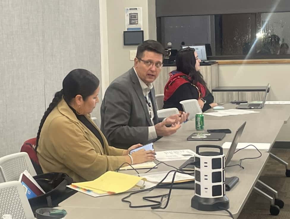 Bismarck Public School Superintendent Jeff Fastnacht explained that the district needs to make adjustments to the bell schedule due to a shortage of bus drivers and delays in pickup times during the Indigenous Parent Advisory Committee meeting on Oct. 29. (Photo credit/ Adrianna Adame)