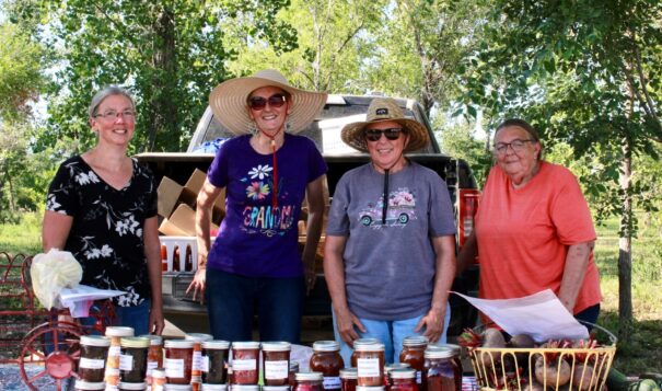 Fort Berthold Reservation farmers’ market draws a lot of love